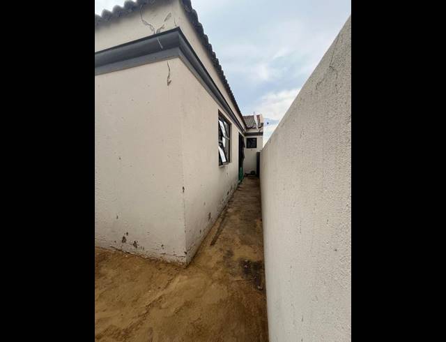 2 BEDROOM HOUSE FOR SALE IN WINDMILL PARK